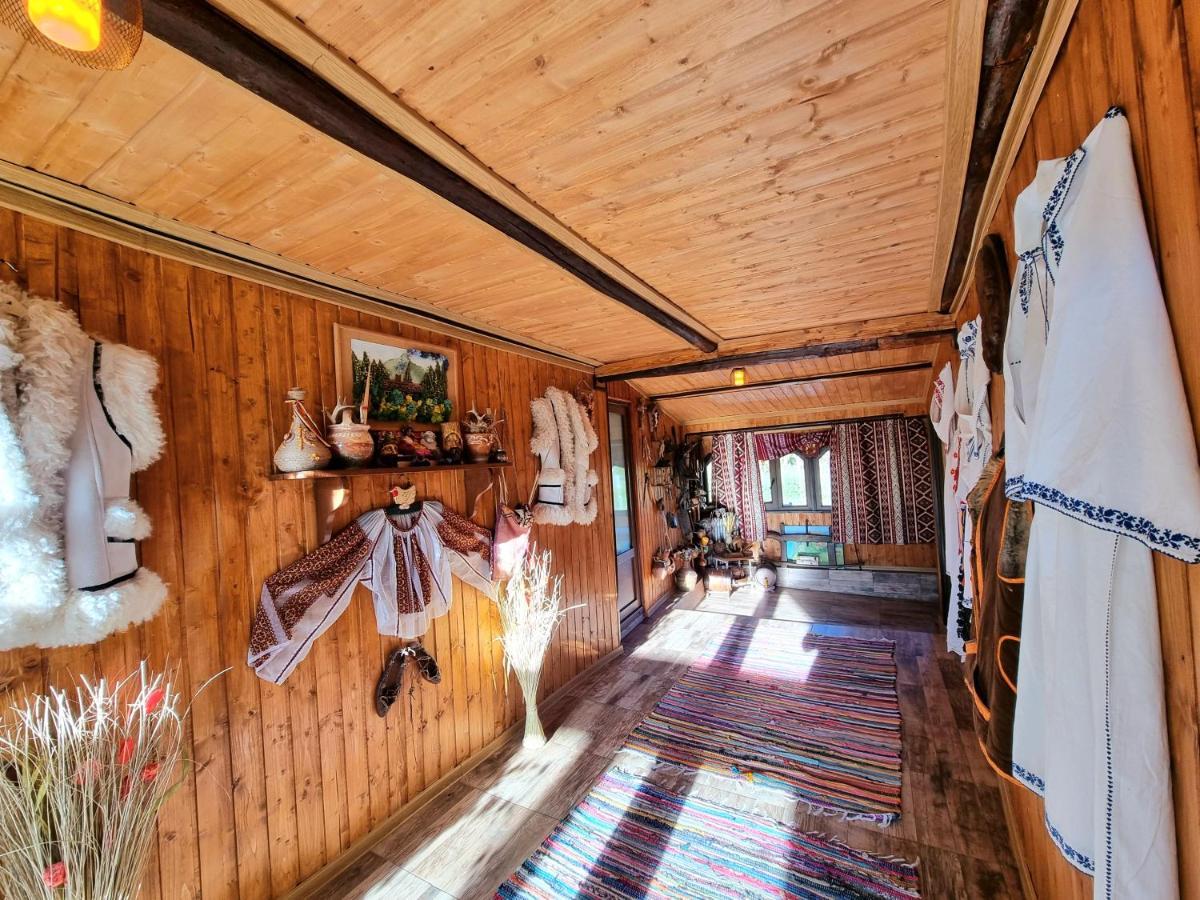 Lângă Stână Hotel Curtea de Argeş Exterior foto