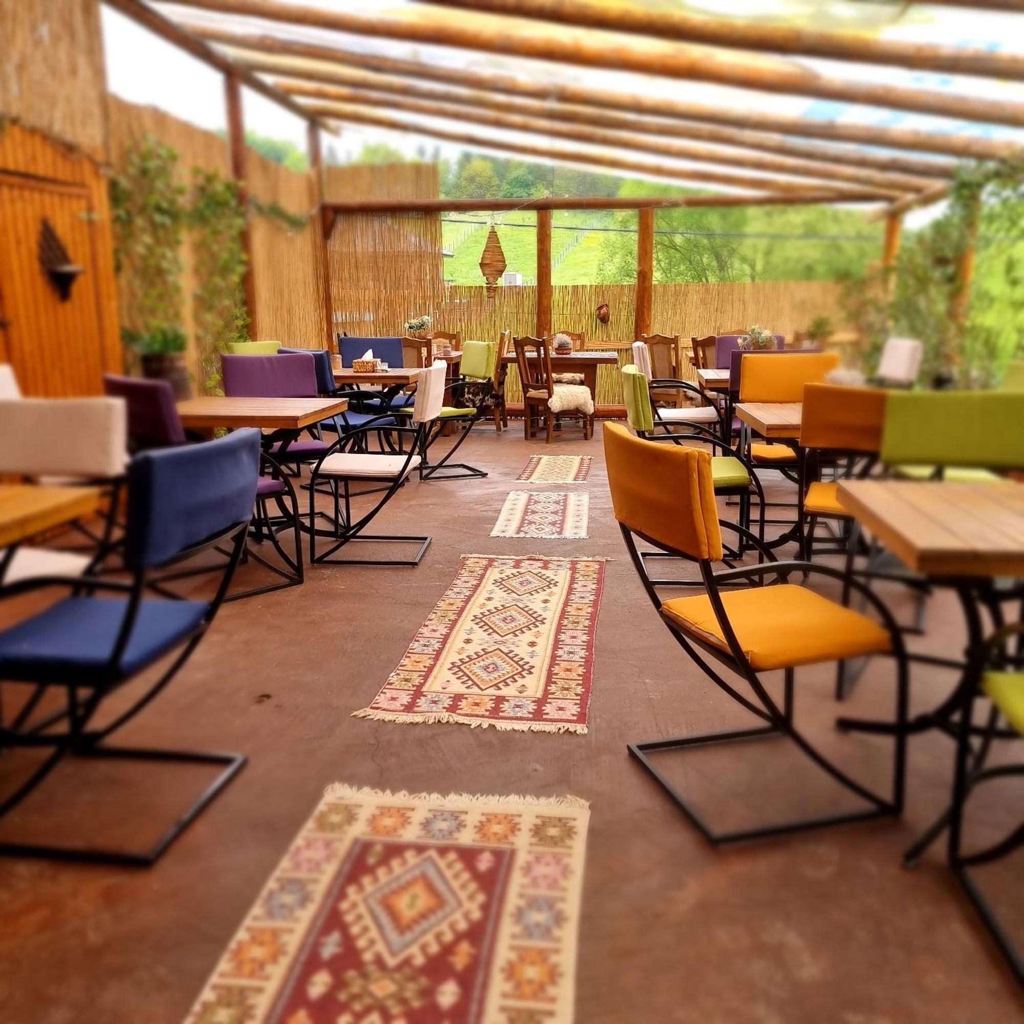 Lângă Stână Hotel Curtea de Argeş Exterior foto