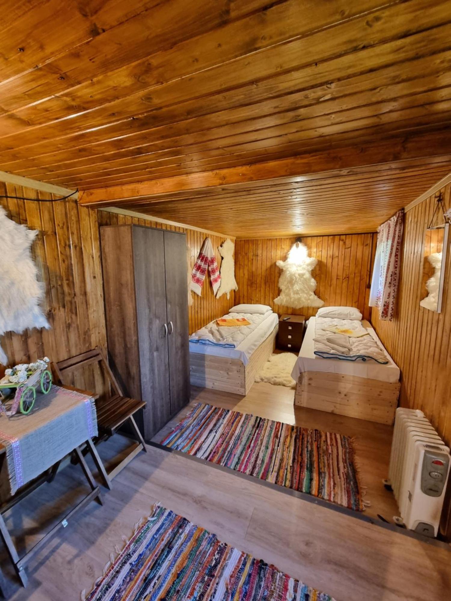 Lângă Stână Hotel Curtea de Argeş Quarto foto
